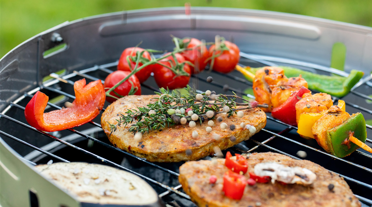 GS652482_Grillen - Grill mit Lebensmitteln.jpg